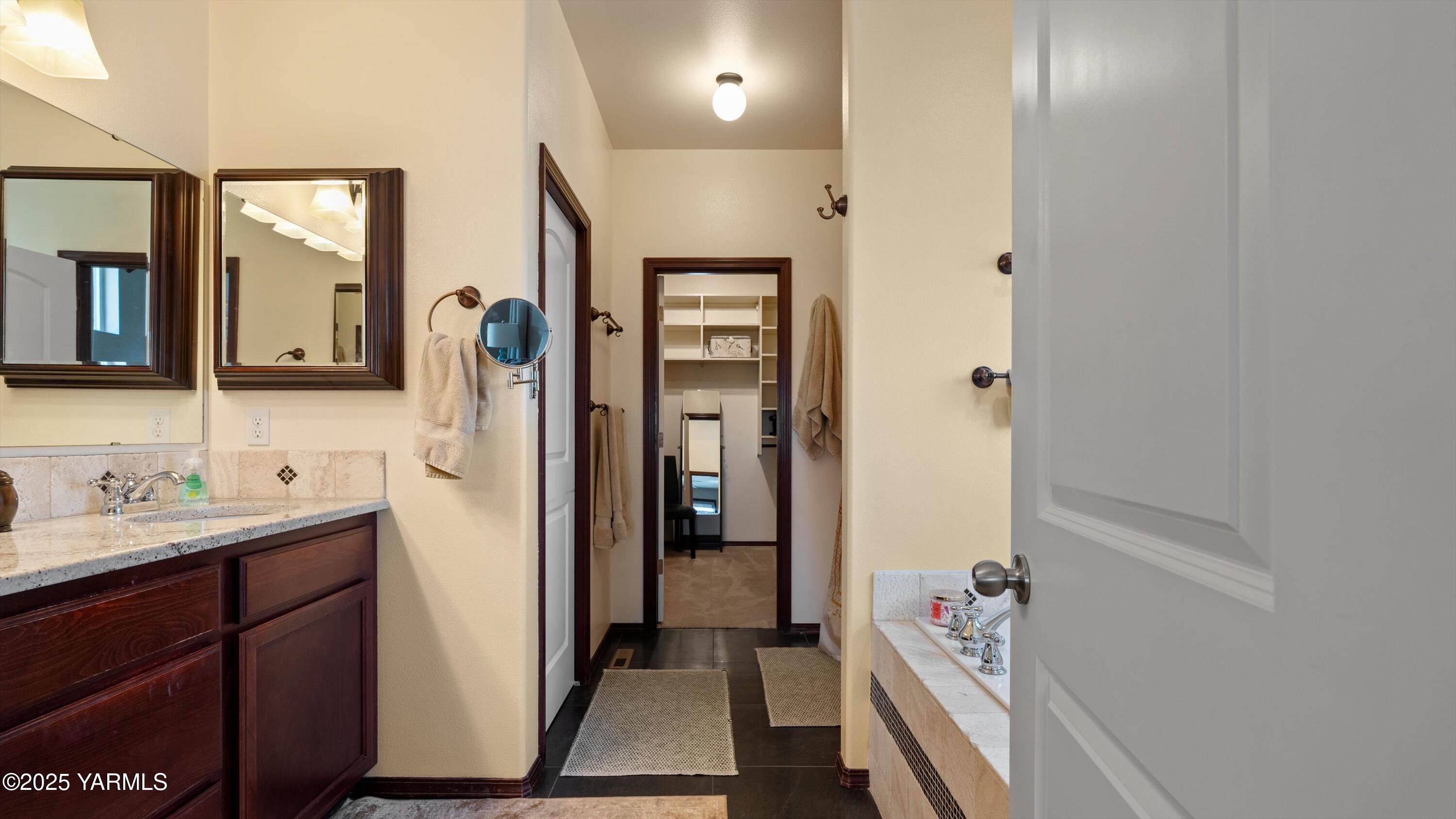 Kennewick, Washington 99337, United States, 4 Bedrooms Bedrooms, ,3 BathroomsBathrooms,Residential,Active,116378