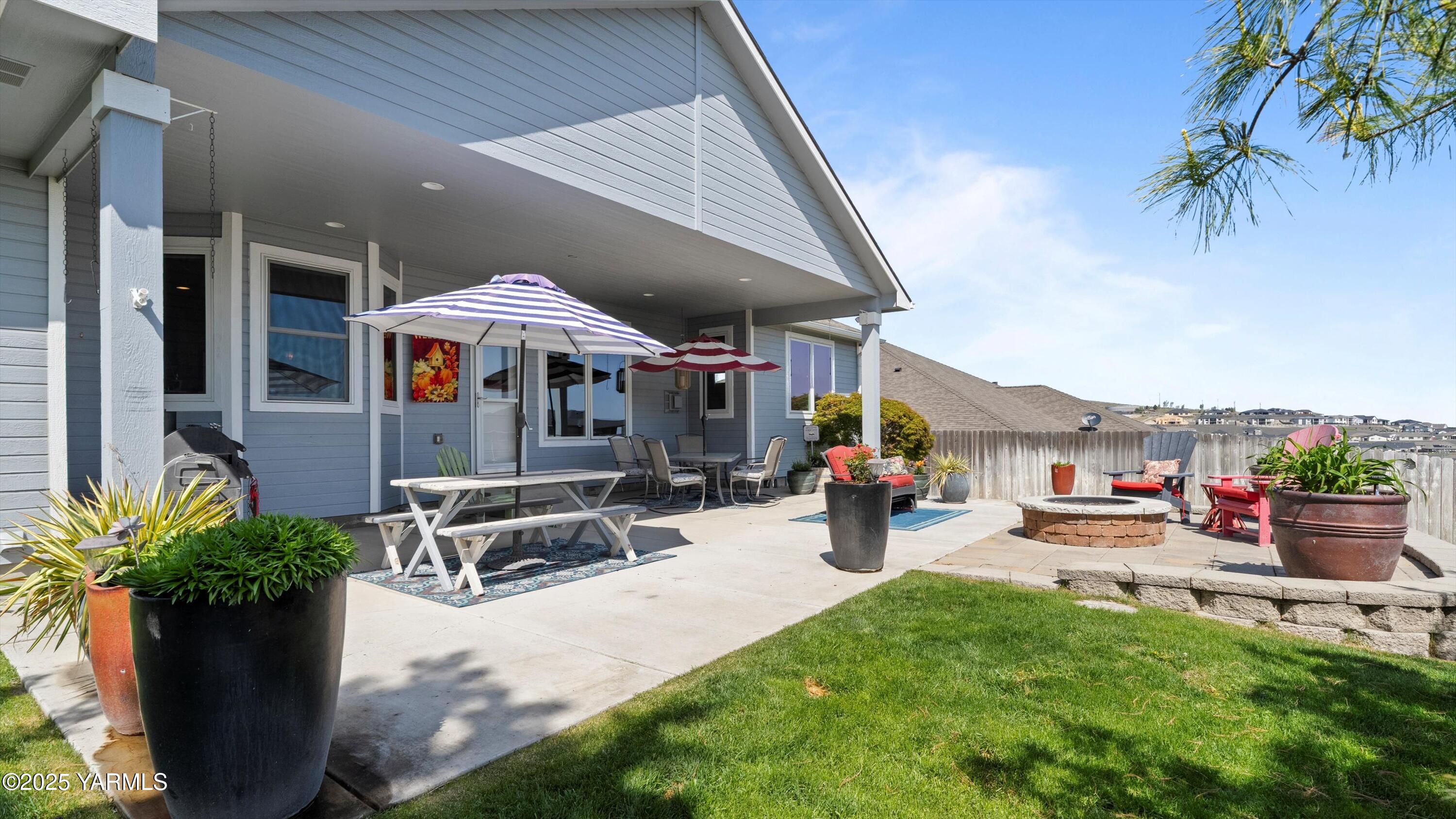 Kennewick, Washington 99337, United States, 4 Bedrooms Bedrooms, ,3 BathroomsBathrooms,Residential,Active,116378