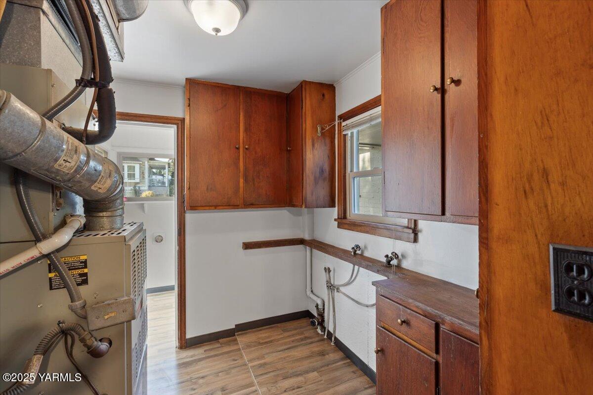 Yakima, Washington 98902, United States, 3 Bedrooms Bedrooms, ,2 BathroomsBathrooms,Residential,Active,21646