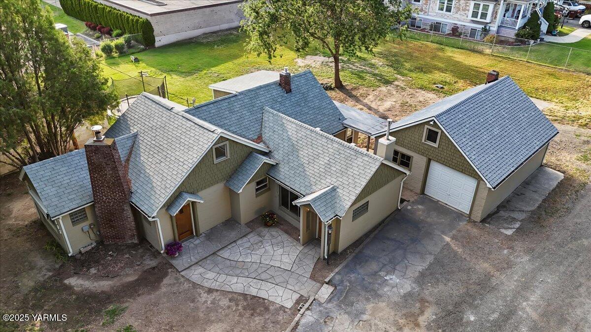 Yakima, Washington 98902, United States, 3 Bedrooms Bedrooms, ,2 BathroomsBathrooms,Residential,Active,21646