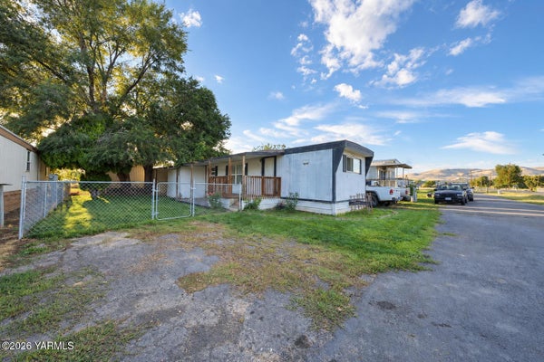 2802 BEAUDRY RD, YAKIMA, WA 98901 - Image 06ee5a4b04217e6ff1db80b0622b6039/3104602207