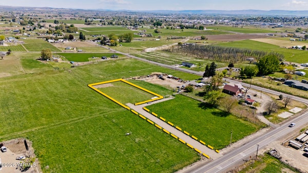 VAN BELLE RD, SUNNYSIDE, WA 98944 - Image 75952ce1f1b1c31e2eda2c5ecbca2287/2089947066