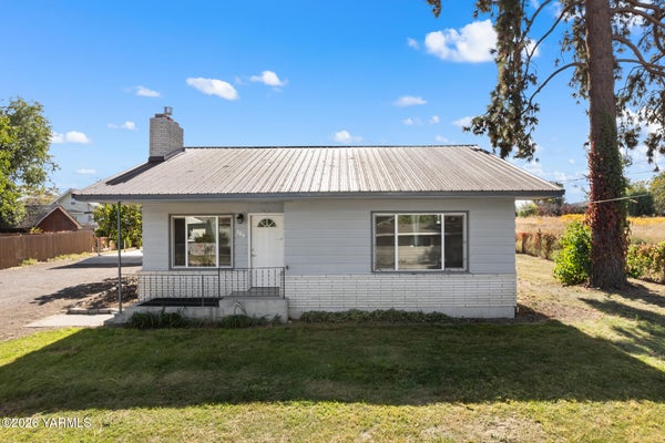 306 NICKA RD, GRANDVIEW, WA 98930 - Image 9dcd1cd93b1f54ae7db4a137abc0f66f/4243629703
