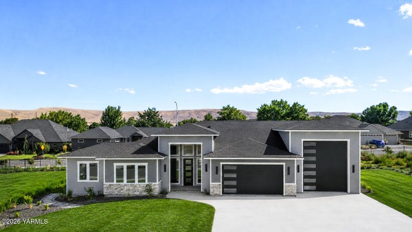 9316 GOLDEN DR, YAKIMA, WA 98903 - Image a46adf33ce13e6380c2d7f10a8eefafd/1613617042