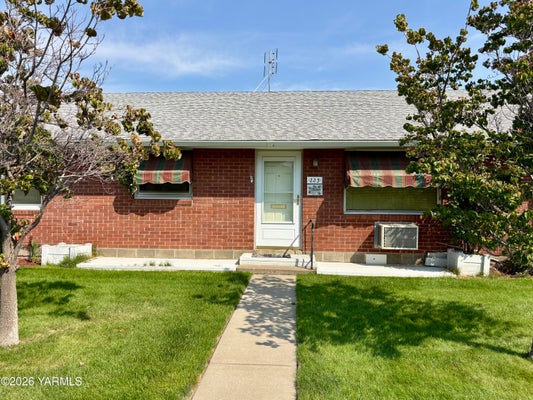 223 N 38TH AVE, YAKIMA, WA 98902 - Image b756b56442c696bdc5bfe2a4e12f2bd7/77199834
