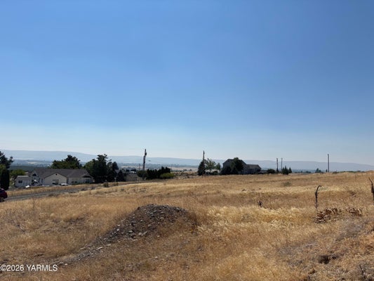 920 CAMELOT WAY, YAKIMA, WA 98908 - Image df7743750607247ef2d2d2e9c8e0cf46/3265954588