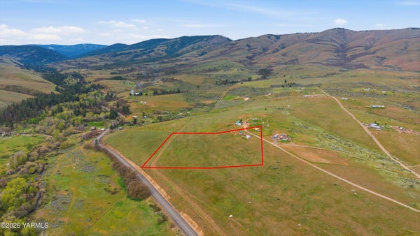 246 CANYON CREST RD, YAKIMA, WA 98903 - Image f97e5eb824b9d6284fd93cf2292edf2a/1715751469