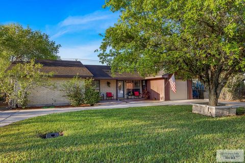 Homes For Sale - 107 W 8th St<br/> Cameron County, LOS FRESNOS, TX 78566