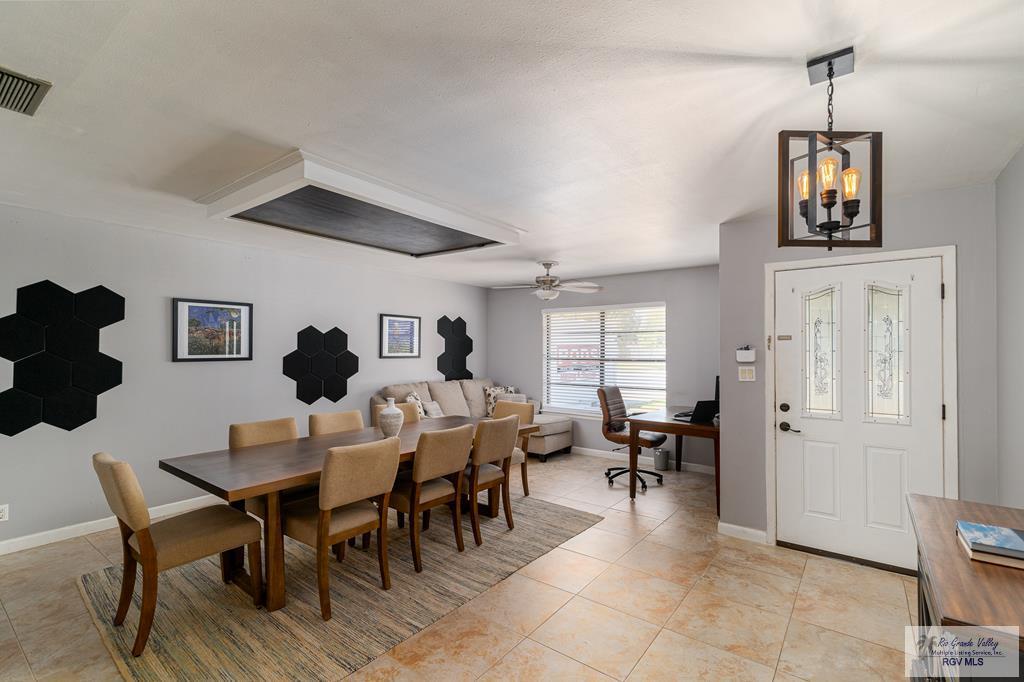 18 Shoreline Dr, BROWNSVILLE, Texas image 2