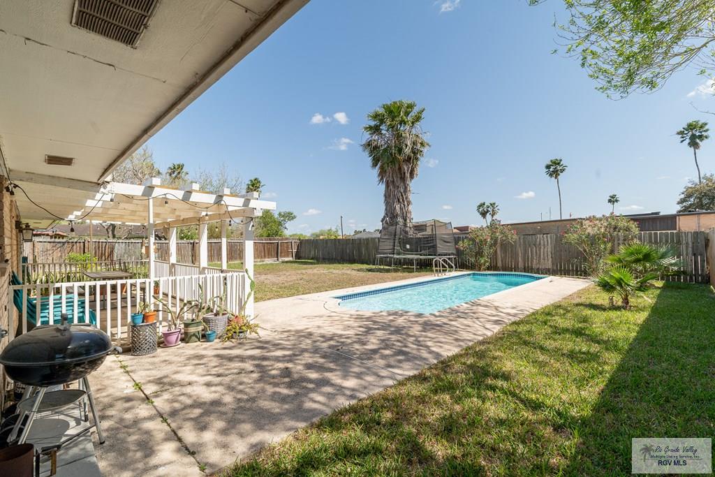 18 Shoreline Dr, BROWNSVILLE, Texas image 15