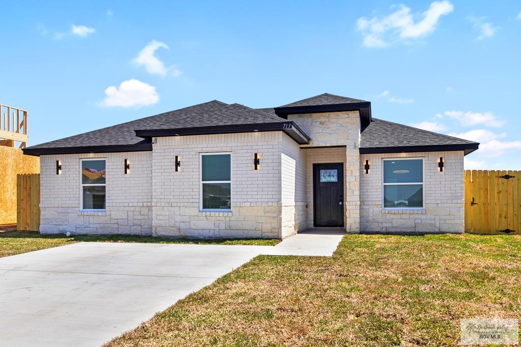 713 Thornton Ln, BROWNSVILLE, Texas image 1
