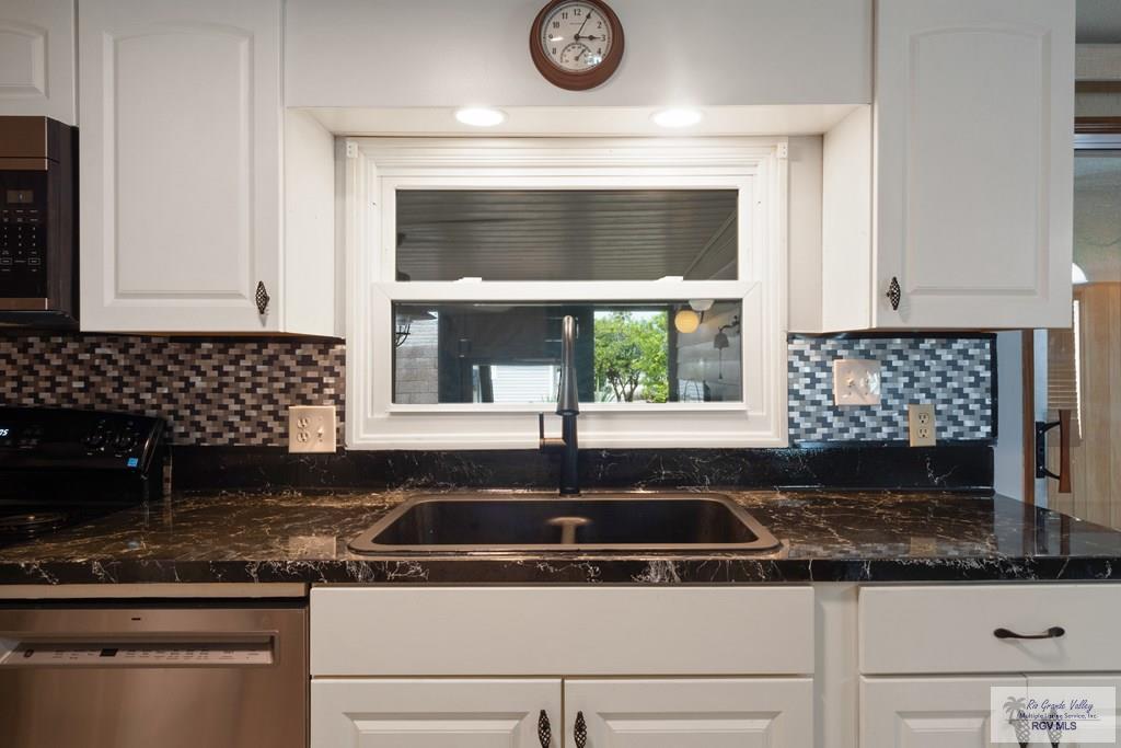 1 Bermuda Ln, BROWNSVILLE, Texas image 8
