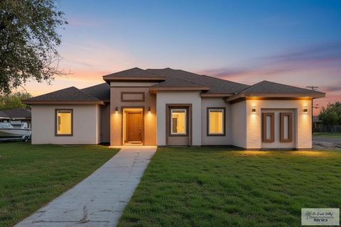 Homes For Sale - 1085 S 12th St<br/> Willacy County, RAYMONDVILLE, TX 78580