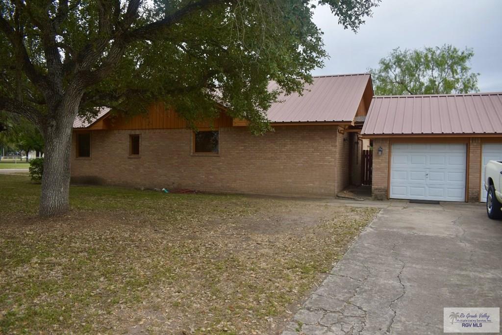 512 S 3rd St, RAYMONDVILLE, Texas image 24