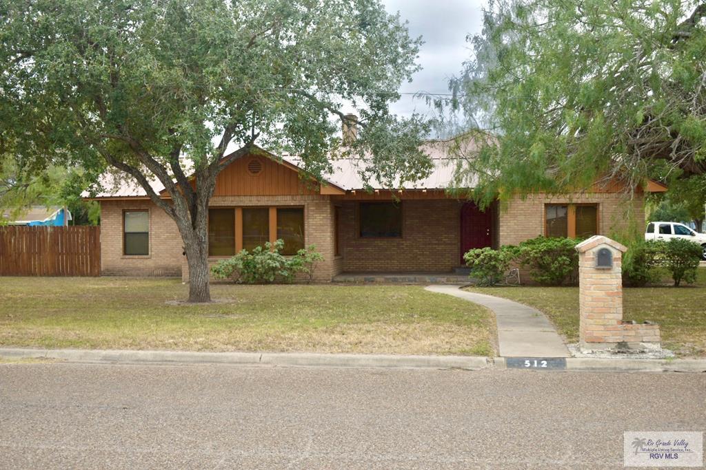 512 S 3rd St, RAYMONDVILLE, Texas image 1