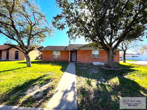 Homes For Rent - 902 Travis St<br/> Cameron County, HARLINGEN, TX 78550