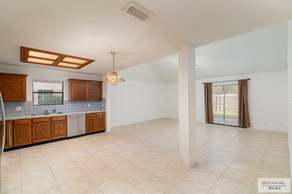 2406 Stone Pine Ct, HARLINGEN, Texas image 2
