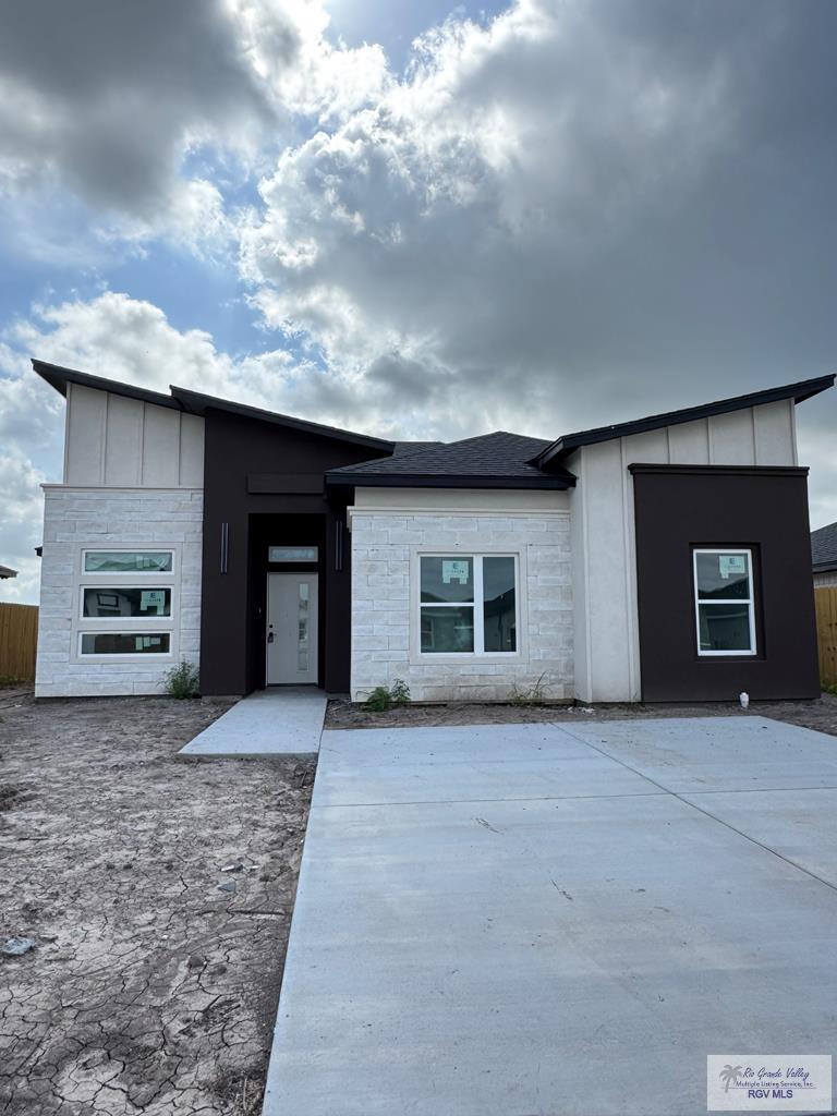 703 Thornton Ln, BROWNSVILLE, Texas image 1