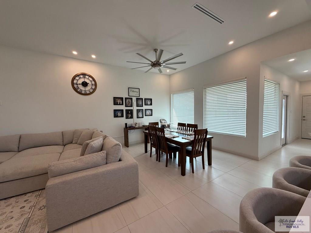 1992 Lulu St, BROWNSVILLE, Texas image 4