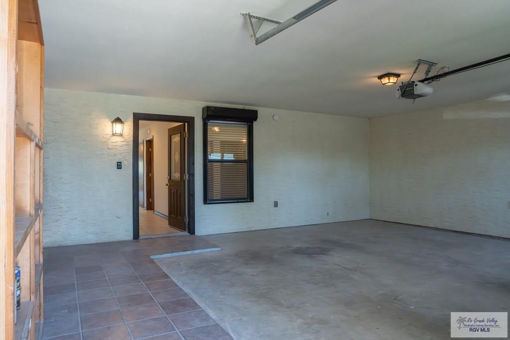 62 Waterfront Dr, BROWNSVILLE, Texas image 4