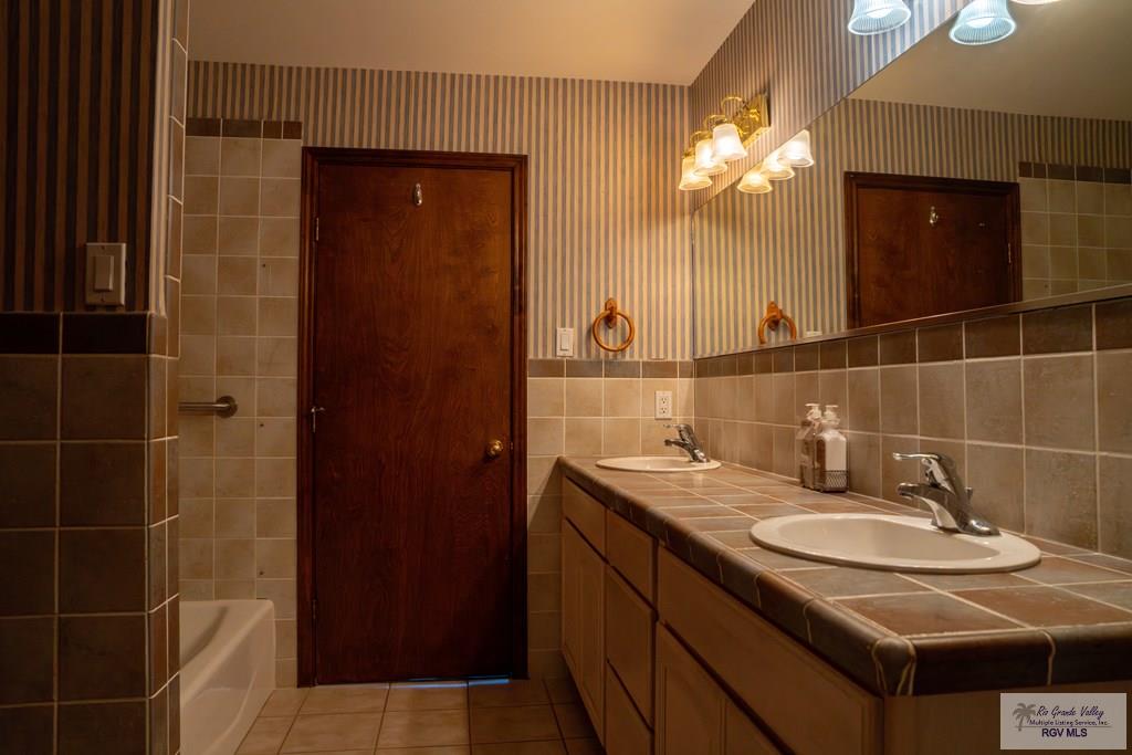 62 Waterfront Dr, BROWNSVILLE, Texas image 18