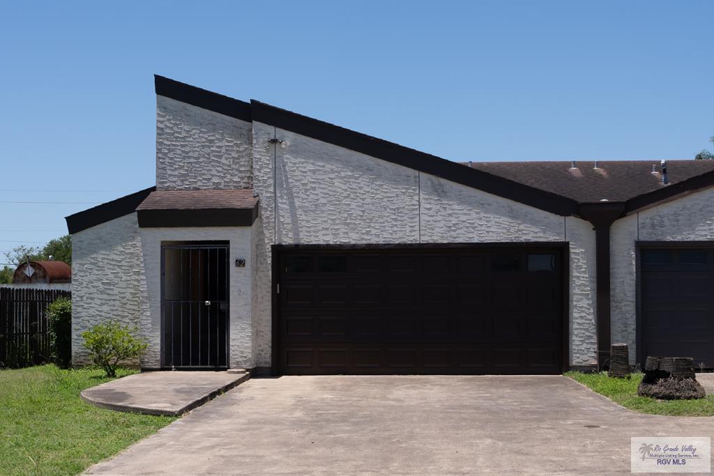 62 Waterfront Dr, BROWNSVILLE, Texas image 1