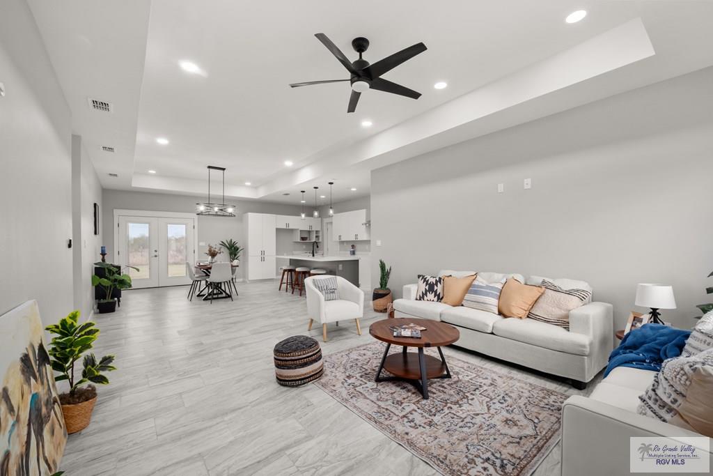 112 Republic Cir, SAN BENITO, Texas image 2