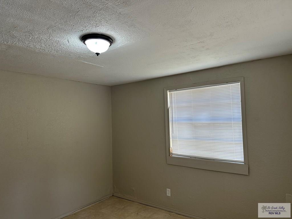 833 Katy Ln, BROWNSVILLE, Texas image 11