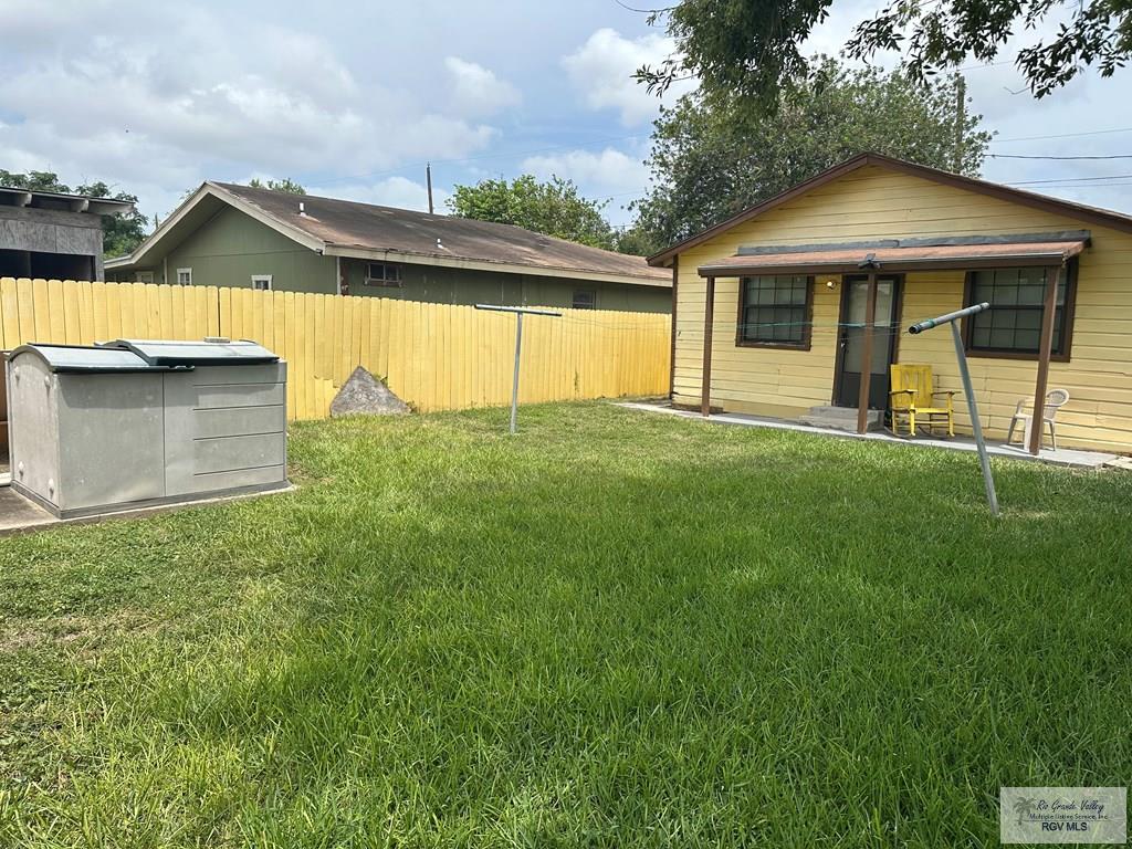 833 Katy Ln, BROWNSVILLE, Texas image 17