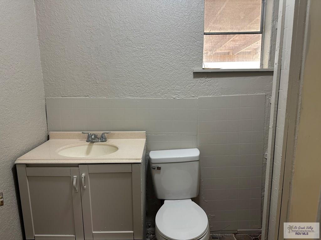 833 Katy Ln, BROWNSVILLE, Texas image 15