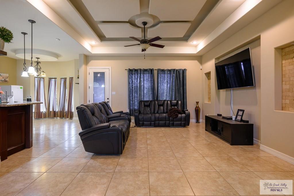 425 Amanda Ct, ALAMO, Texas image 2