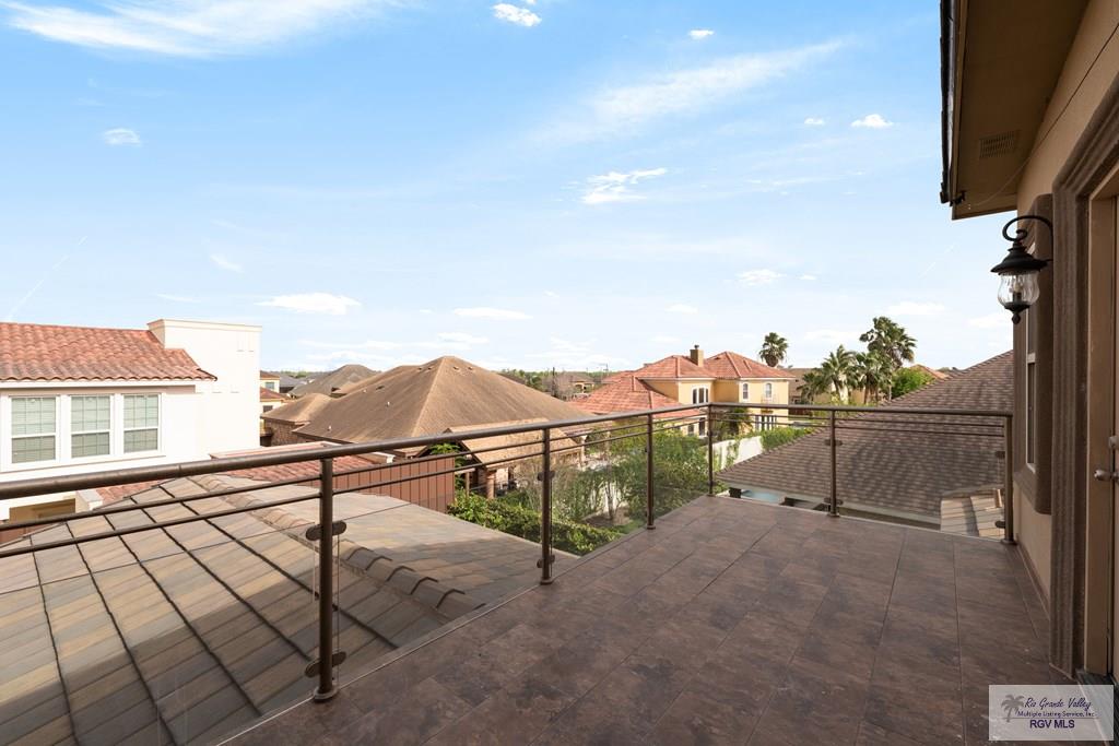 5572 Lovers Ln, BROWNSVILLE, Texas image 26