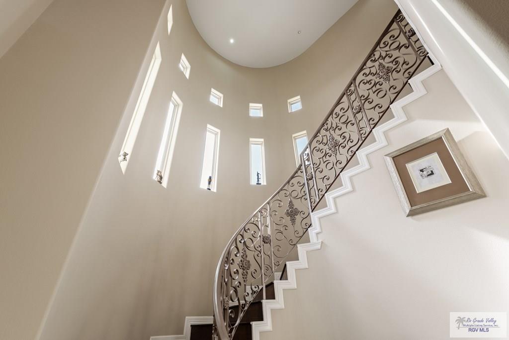 5572 Lovers Ln, BROWNSVILLE, Texas image 15