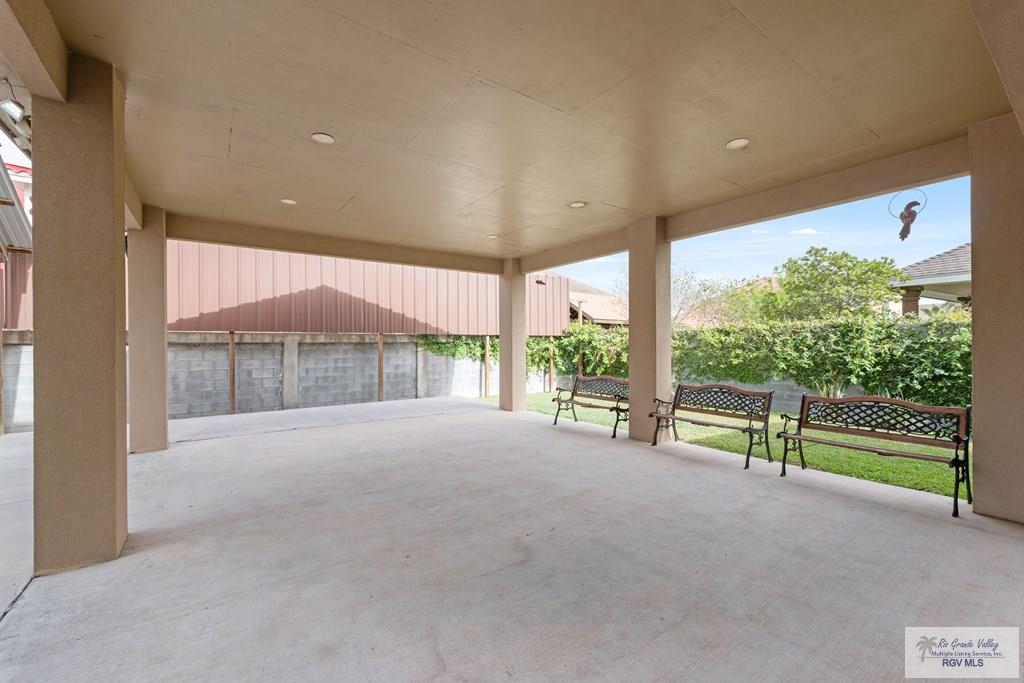 5572 Lovers Ln, BROWNSVILLE, Texas image 28
