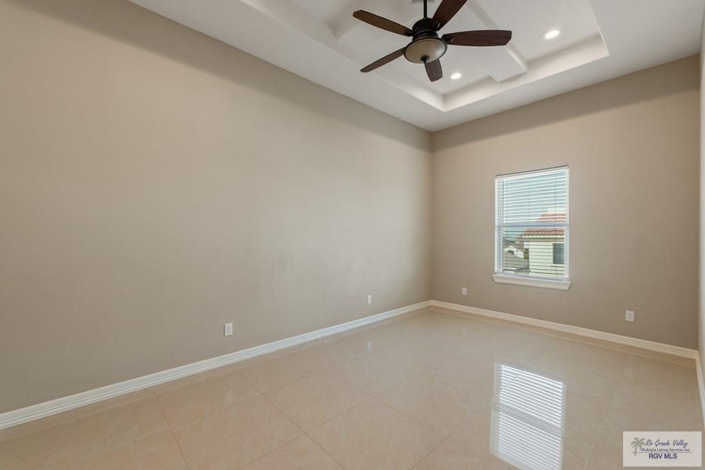 5572 Lovers Ln, BROWNSVILLE, Texas image 17