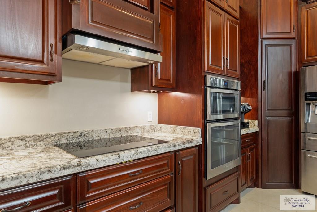 5572 Lovers Ln, BROWNSVILLE, Texas image 6