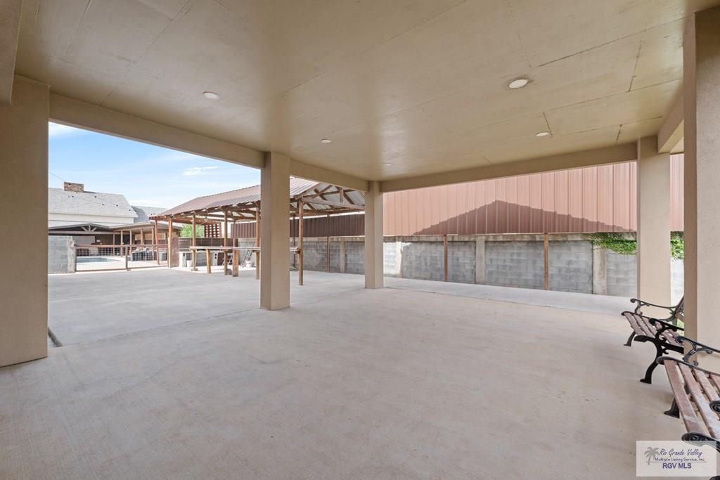 5572 Lovers Ln, BROWNSVILLE, Texas image 27