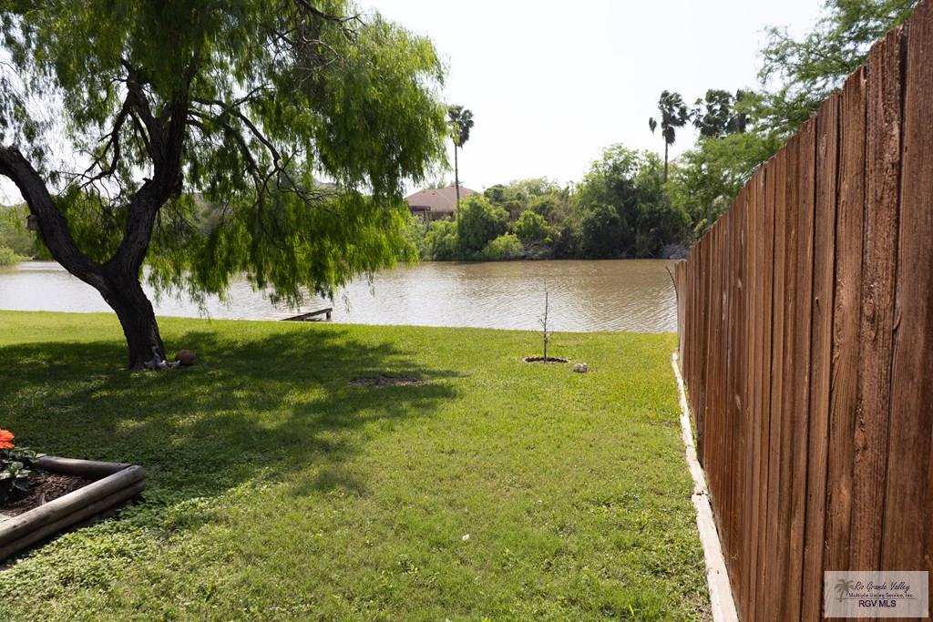 4565 Lakeway Dr, BROWNSVILLE, Texas image 5