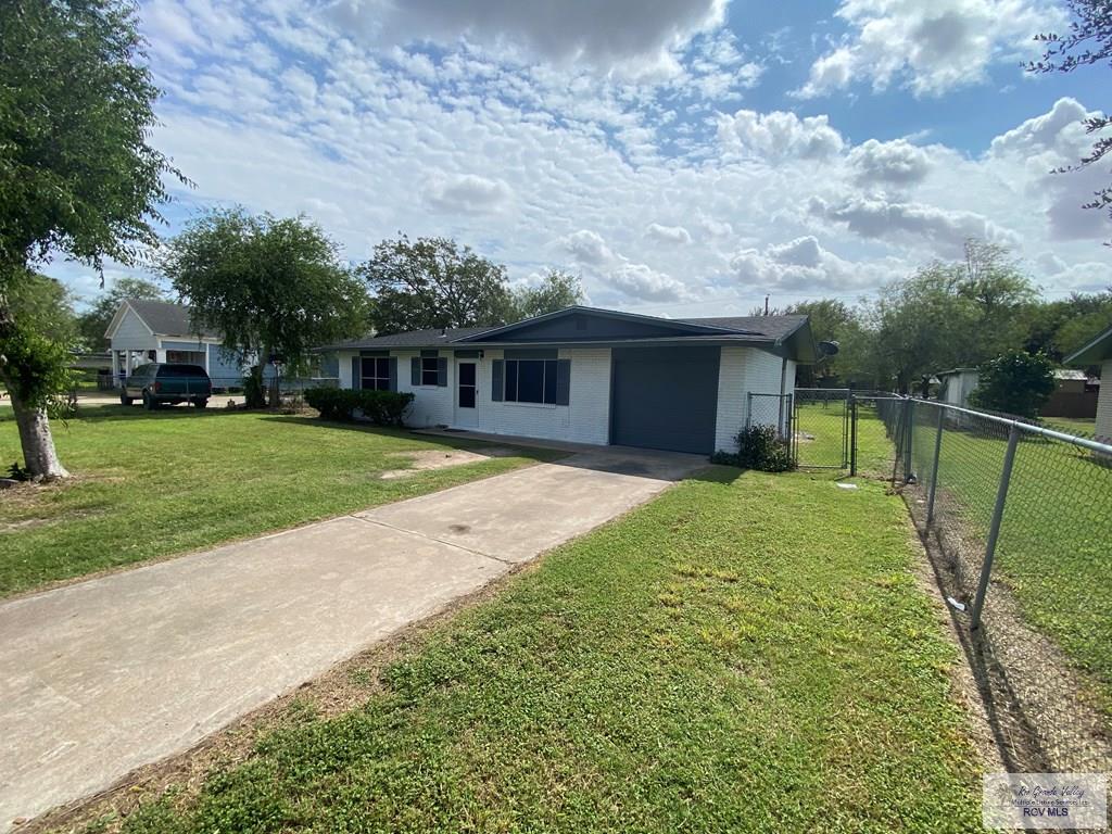 758 E Hidalgo Ave, RAYMONDVILLE, Texas image 3