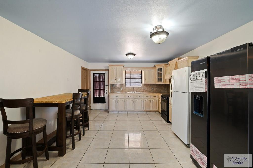 2849 Frankfurt St, BROWNSVILLE, Texas image 5