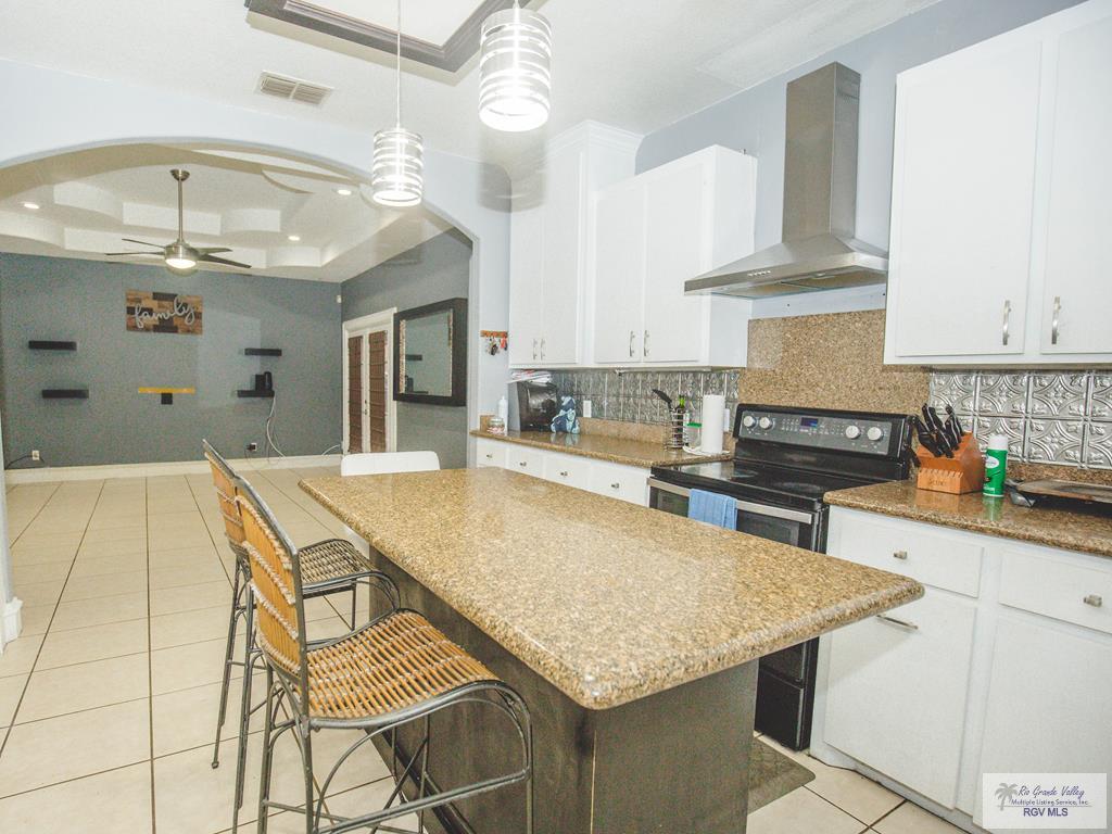 1708 Deep Spring St, BROWNSVILLE, Texas image 10