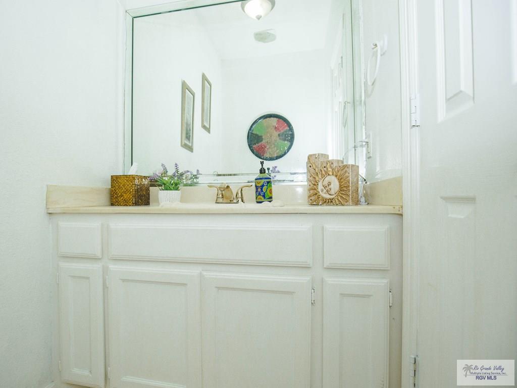 1708 Deep Spring St, BROWNSVILLE, Texas image 25