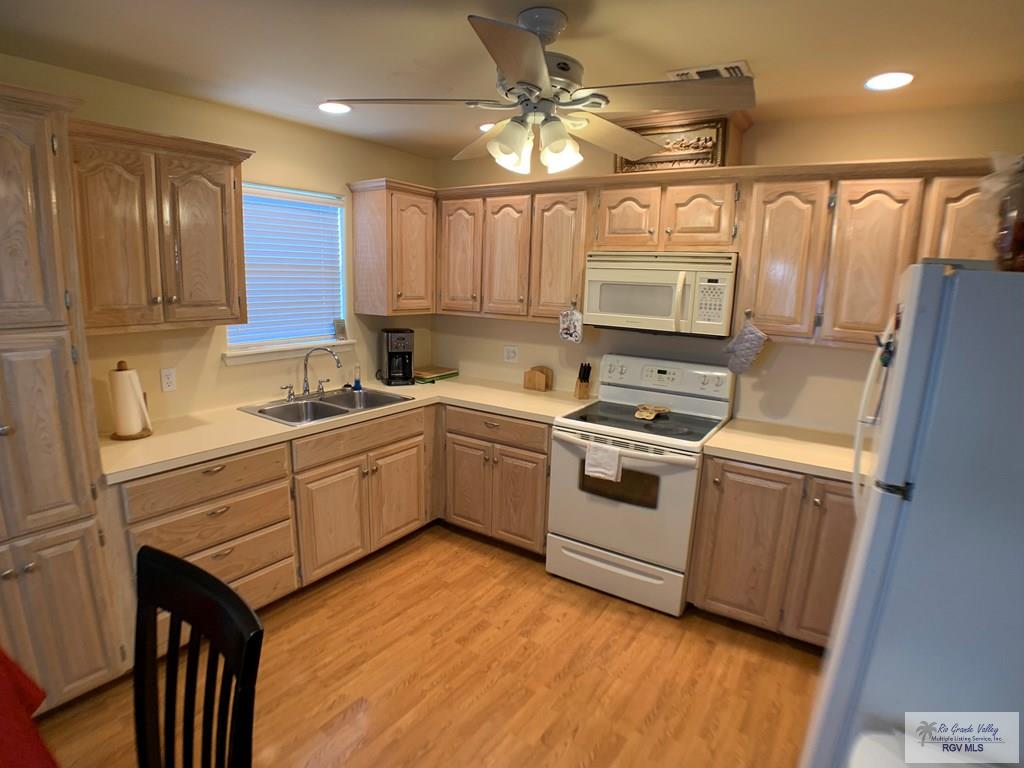 14022 Whitewing Lane, LYFORD, Texas image 5