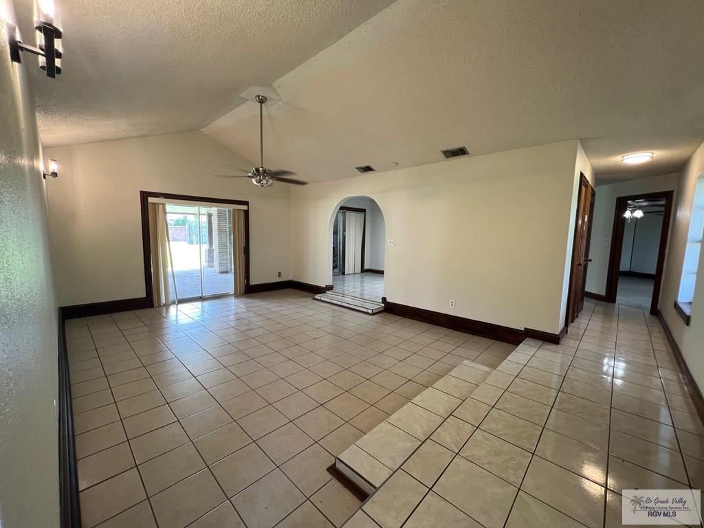 665 W Kimball Ave, RAYMONDVILLE, Texas image 5