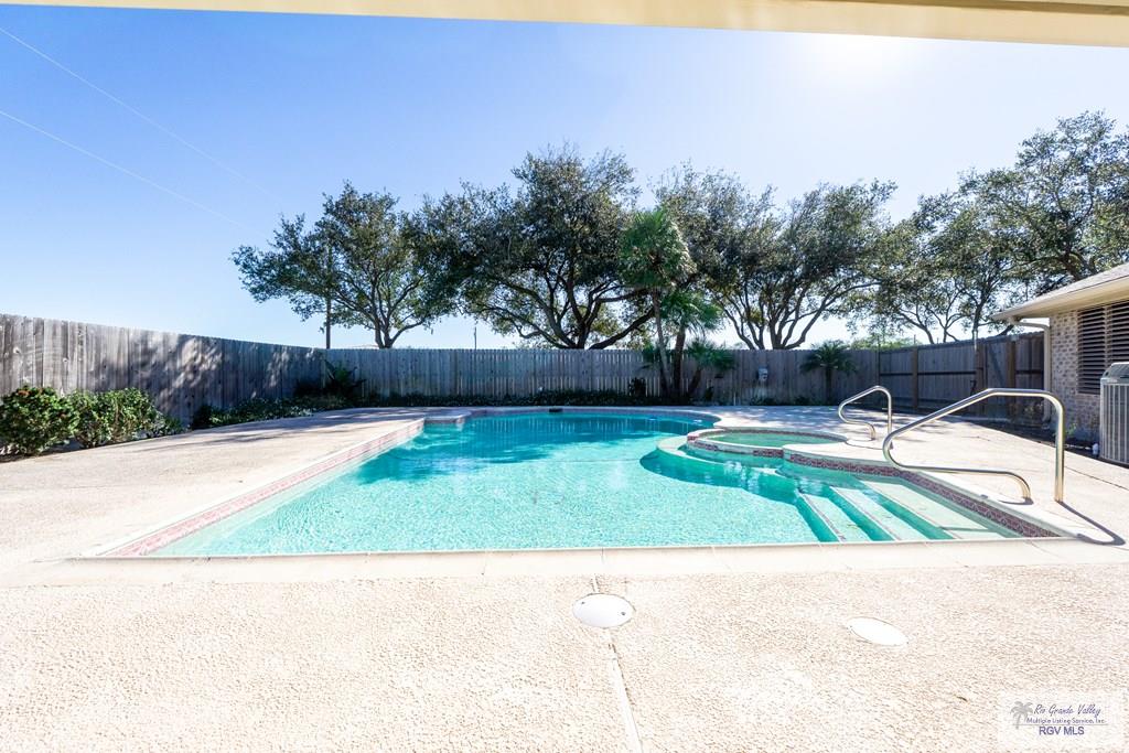 753 E Hidalgo Ave, RAYMONDVILLE, Texas image 37