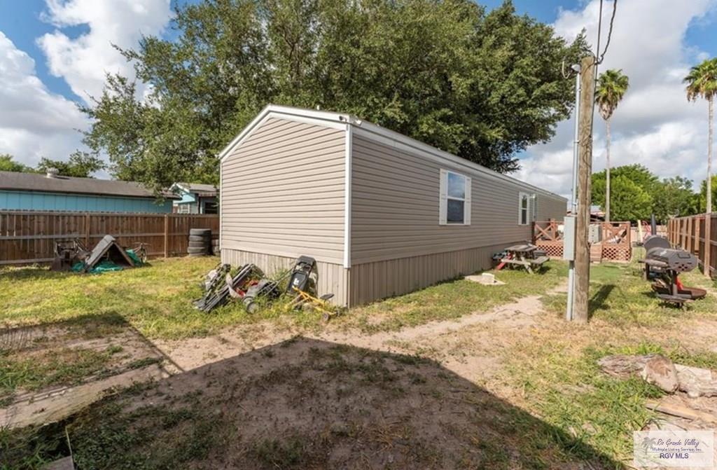 818 S 18th St, ALAMO, Texas image 9
