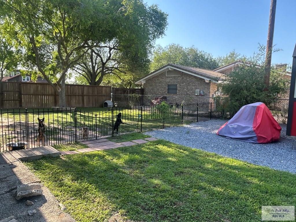 150 Edgewater Cir, SAN BENITO, Texas image 35