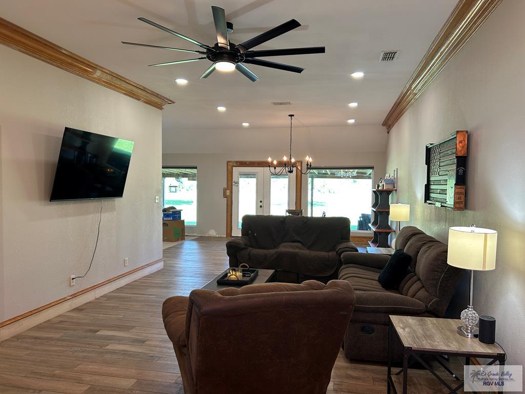 150 Edgewater Cir, SAN BENITO, Texas image 3