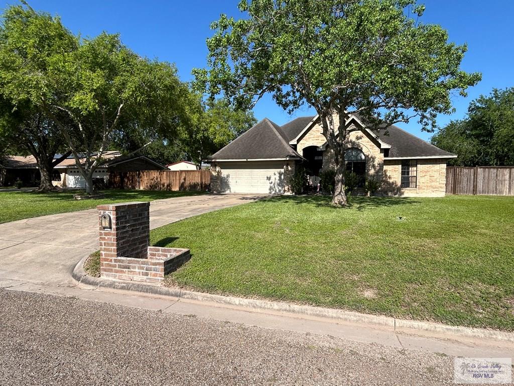 150 Edgewater Cir, SAN BENITO, Texas image 2