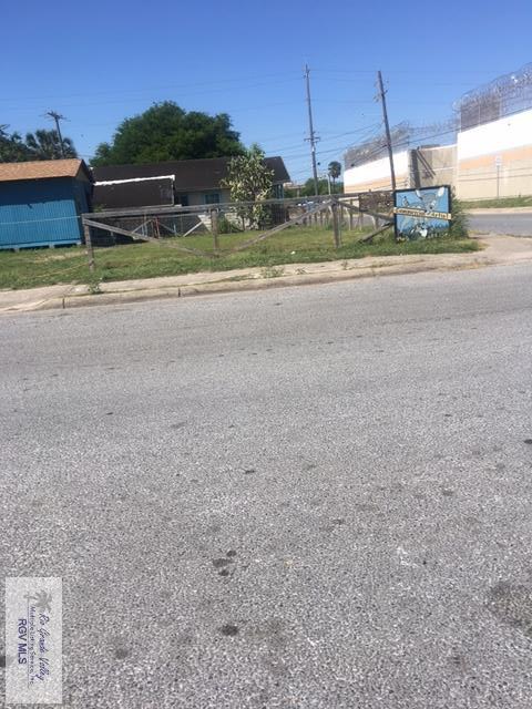 1204 Tyler St, BROWNSVILLE, Texas image 1